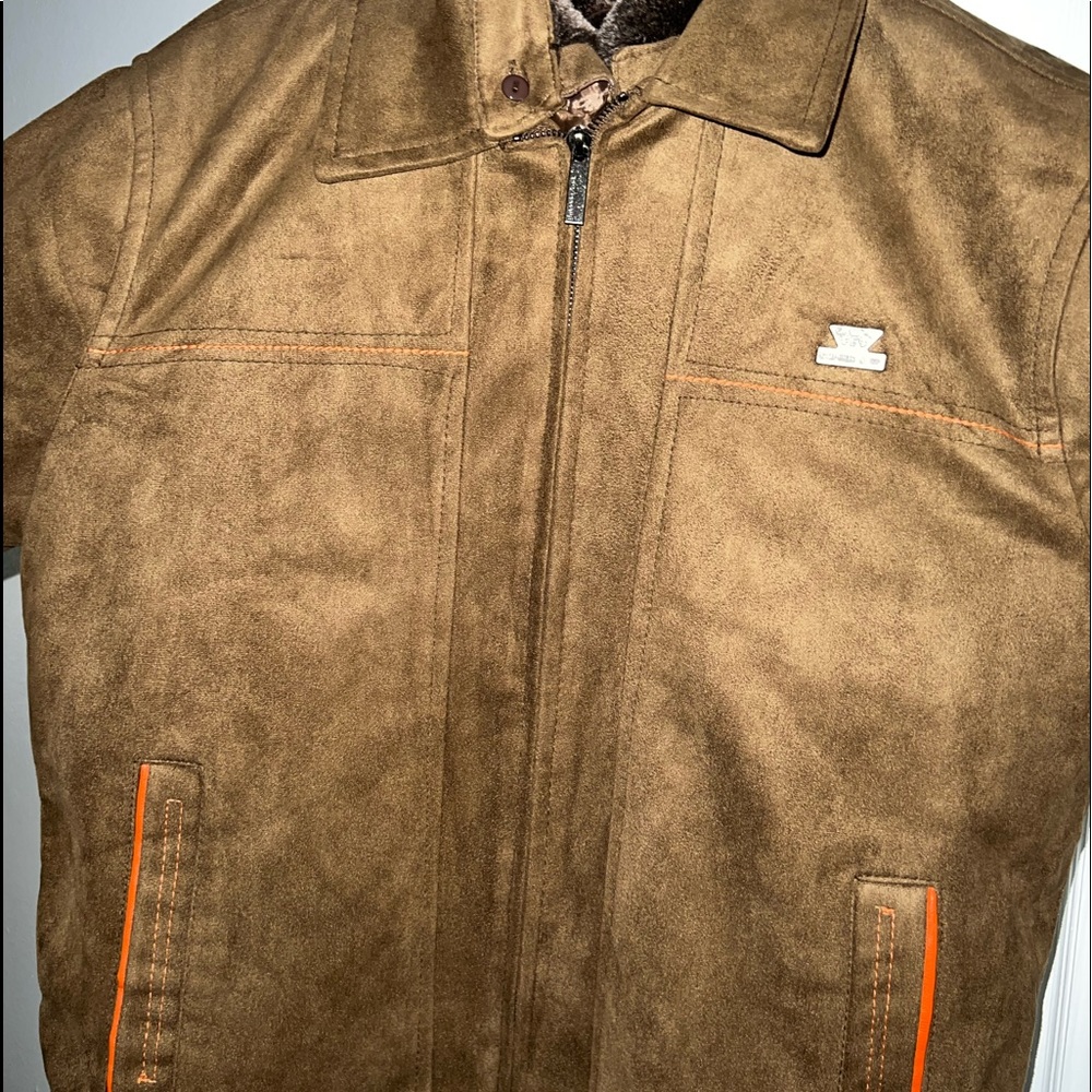 I’m selling this Emporio & Co Jacket it’s in a very good condition.